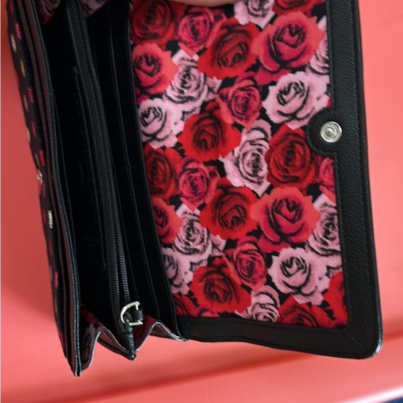 Vera Bradley wallet - Picture 1 of 4